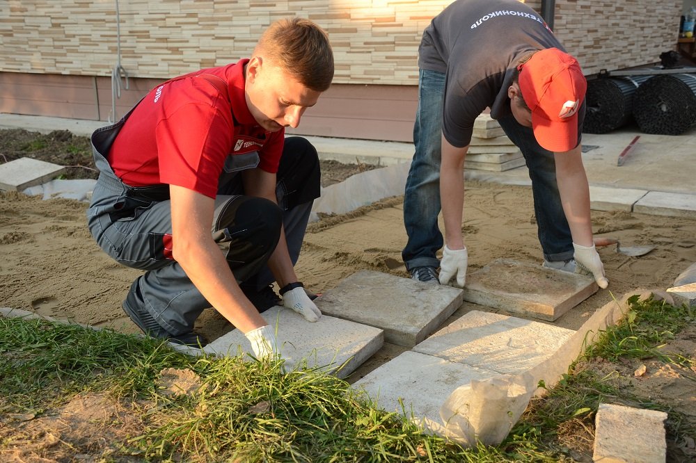 Советы по устройству садовых дорожек